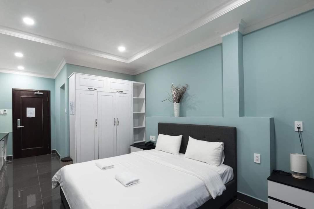 Hotel New Milano Airbn & Travel 3*