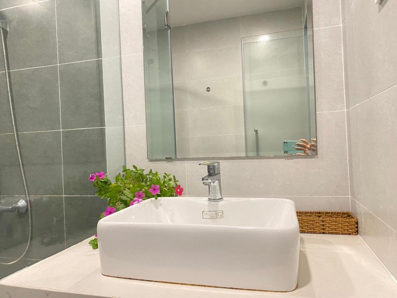 New Milano Airbn & Travel 3* Ho Chi Minh City